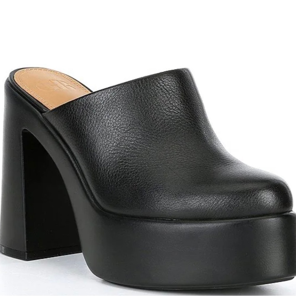 So Chic Leather Platform Clog Mules